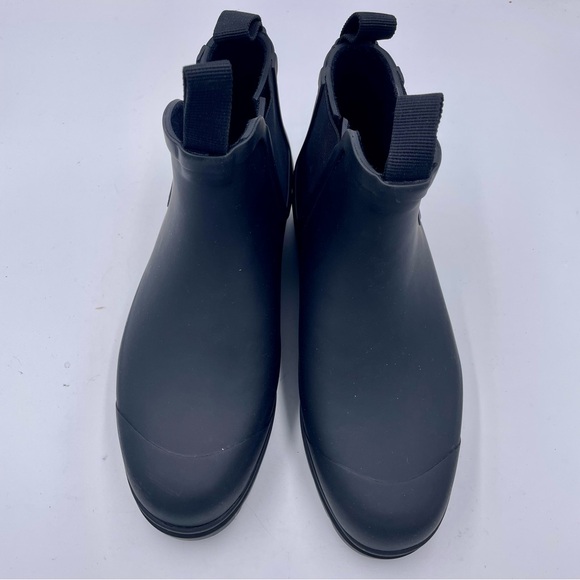 Black Women's Chelsea Boots - Picture 3 of 12